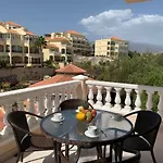 Golf Park מלון דירות 3*